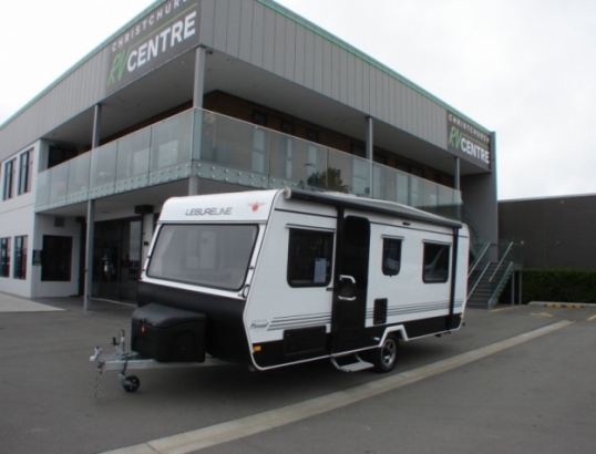 Leisure Line - Nomad - 584 SE - Walk Around Bed