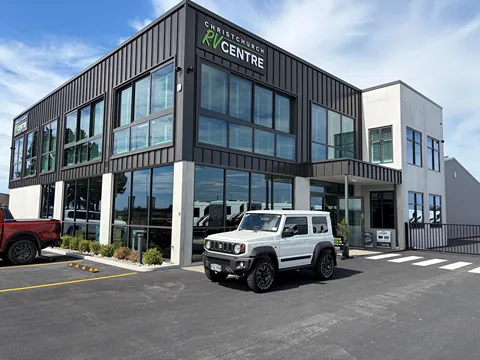 Suzuki Jimny Sierra - 5 speed manual